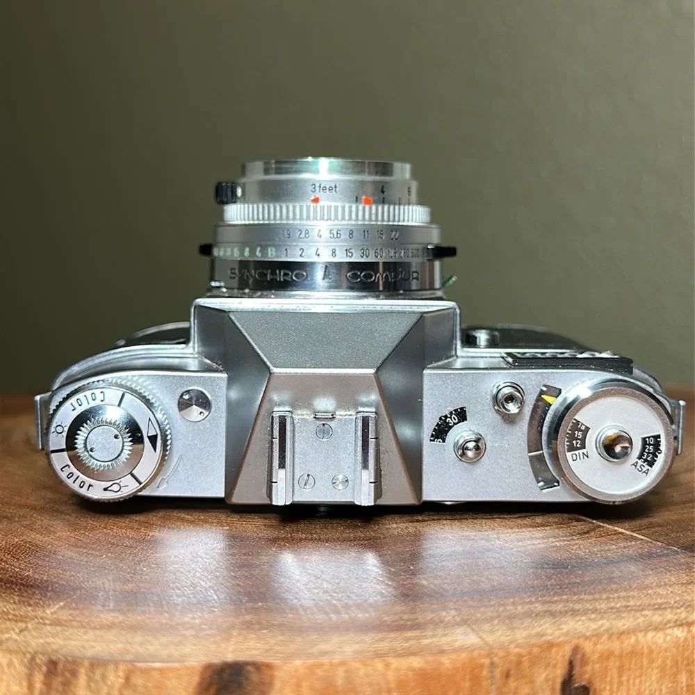Kodak Retina Reflex S Camera + Case – for Repair/Display